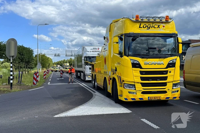 Vrachtwagen met pech veroorzaakt lange file