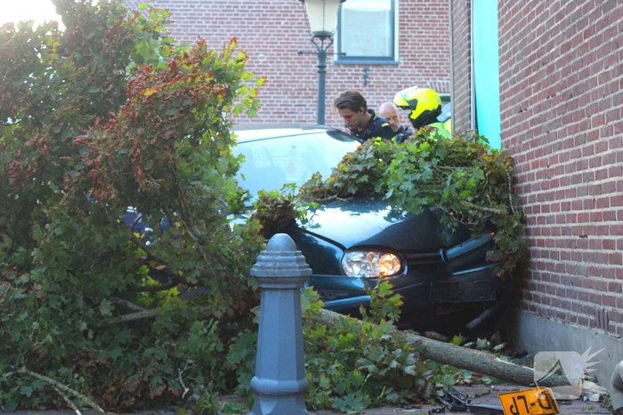 Auto ramt woning