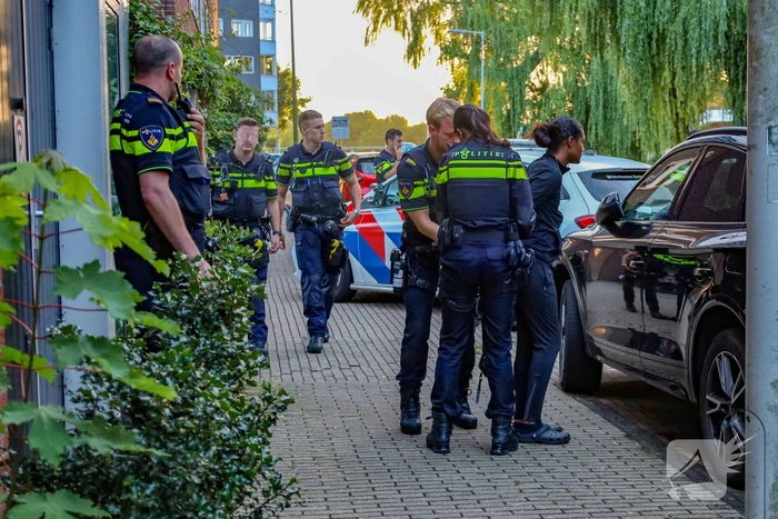 Politie grijpt in bij jongerenruzie
