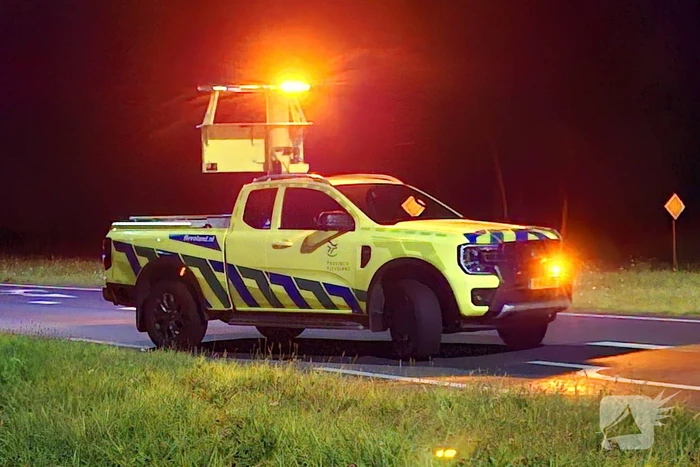 Motorrijder onderuit door veel slachtafval bij rotonde