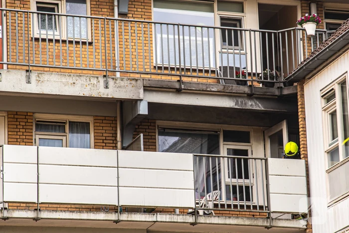 Woningbrand met grote schade na uitslaande brand