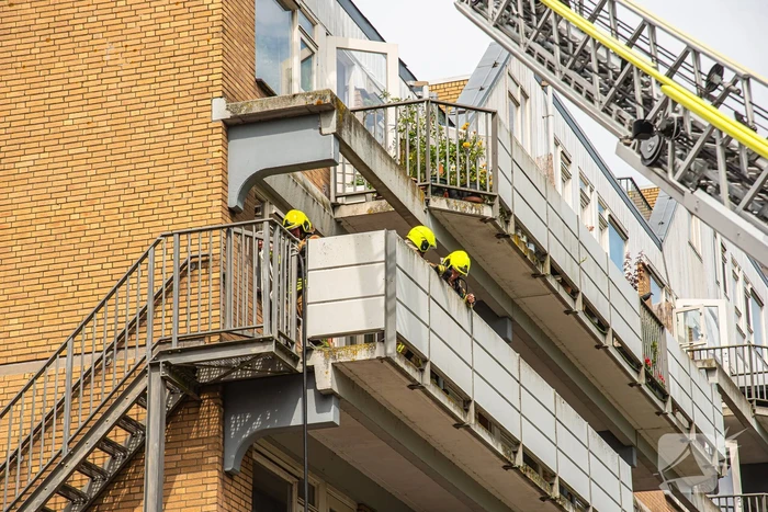 Woningbrand met grote schade na uitslaande brand