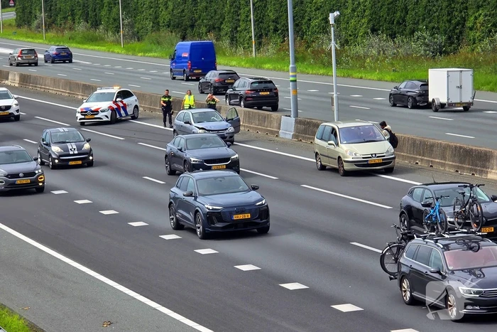 Ongeval tussen personenauto en vrachtwagen op snelweg