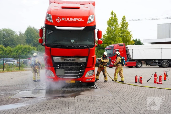 Brand in vrachtwagen snel aangepakt