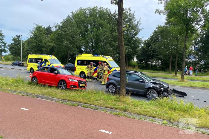 Brandweer bevrijdt aangeslagen bestuurder