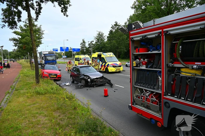 Brandweer bevrijdt aangeslagen bestuurder