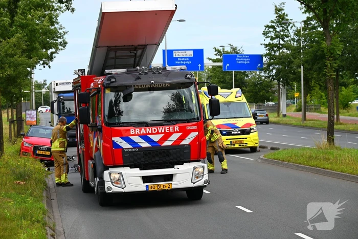 Brandweer bevrijdt aangeslagen bestuurder