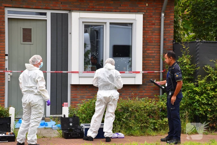 Vrouw gevonden onder verdachte omstandigheden