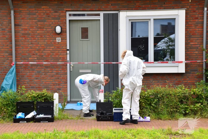 Vrouw gevonden onder verdachte omstandigheden