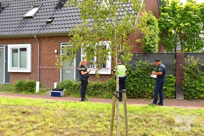 Vrouw gevonden onder verdachte omstandigheden