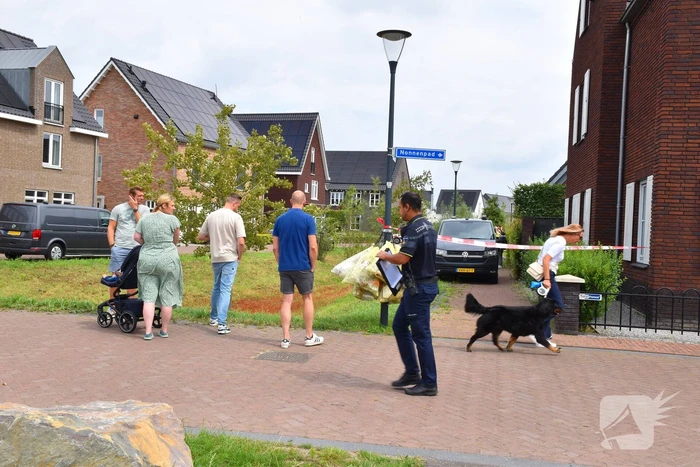Vrouw gevonden onder verdachte omstandigheden