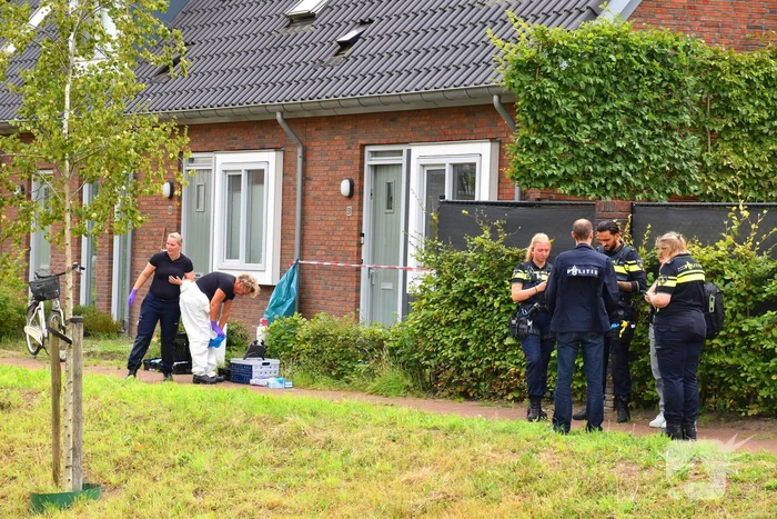 Vrouw gevonden onder verdachte omstandigheden