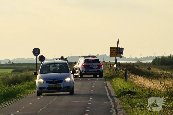 Persoon te water op Eemmeer