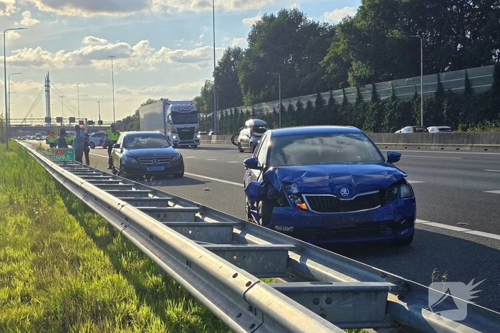 Gevluchte bestuurder na botsing op snelweg door politiehelikopter gevonden