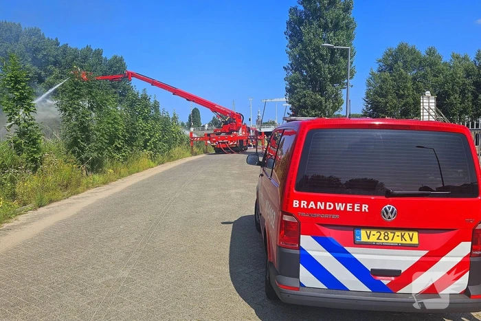 Brand woedt in pleziervaartuig