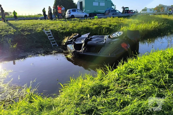 Meerdere slachtoffer bij auto te water