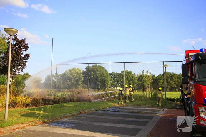 Brand in berm leidt tot rookontwikkeling