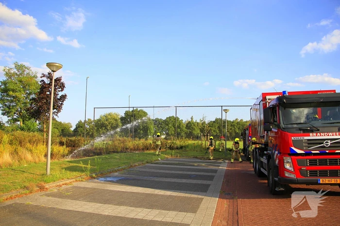 Brand in berm leidt tot rookontwikkeling