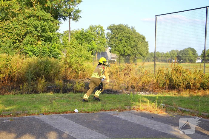 Brand in berm leidt tot rookontwikkeling