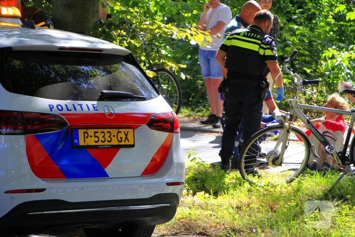 Fietsers botsten op voetgangers en raakten gewond