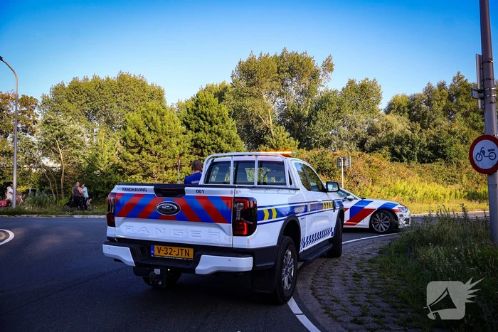 Ongeval tussen motorrijder en fietser leidt tot verwondingen