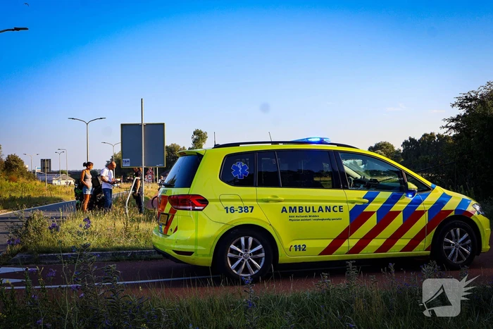 Ongeval tussen motorrijder en fietser leidt tot verwondingen