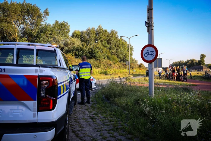 Ongeval tussen motorrijder en fietser leidt tot verwondingen