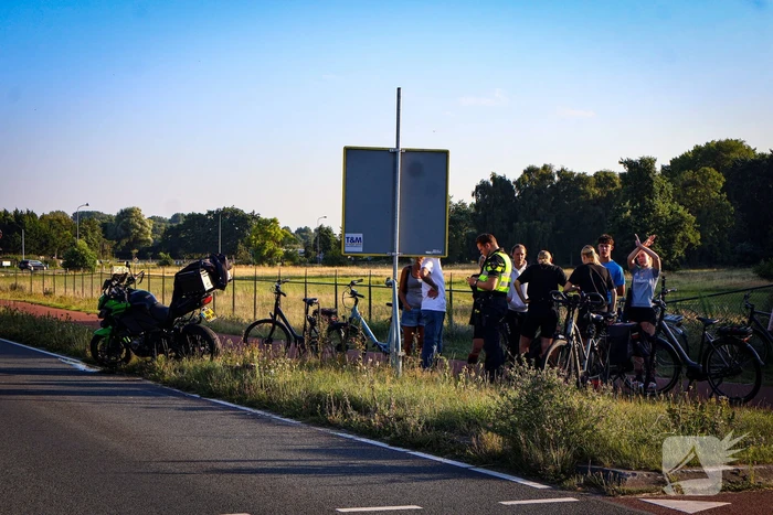 Ongeval tussen motorrijder en fietser leidt tot verwondingen