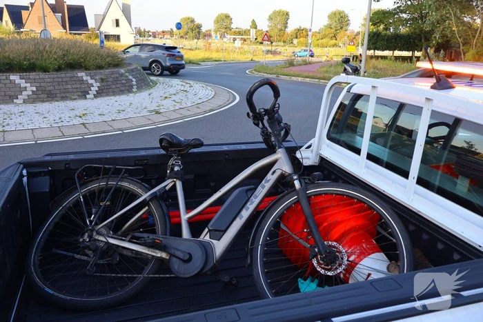 Ongeval tussen motorrijder en fietser leidt tot verwondingen