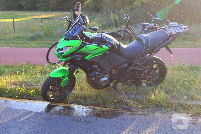Ongeval tussen motorrijder en fietser leidt tot verwondingen
