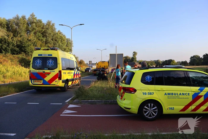 Ongeval tussen motorrijder en fietser leidt tot verwondingen