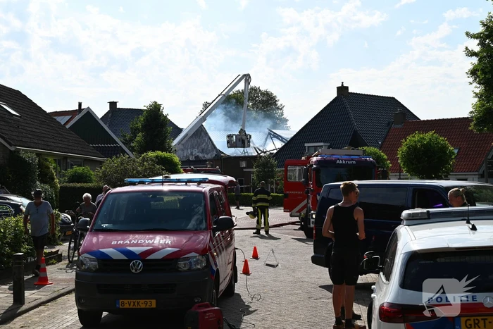 Woningbrand vereist grote inzet