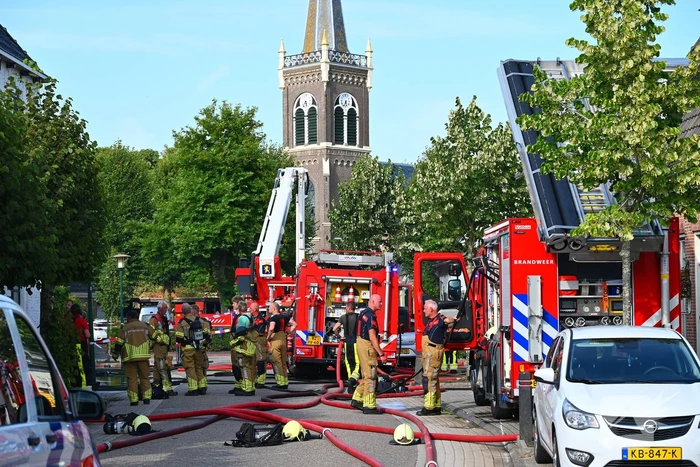 Woningbrand vereist grote inzet