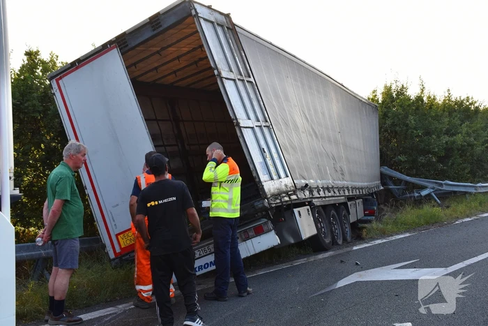 Klapband zorgt voor gewonden en enorme ravage