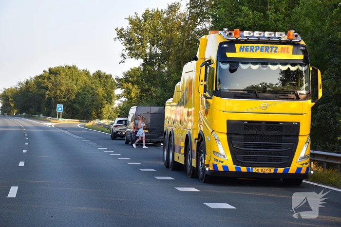 Klapband zorgt voor gewonden en enorme ravage