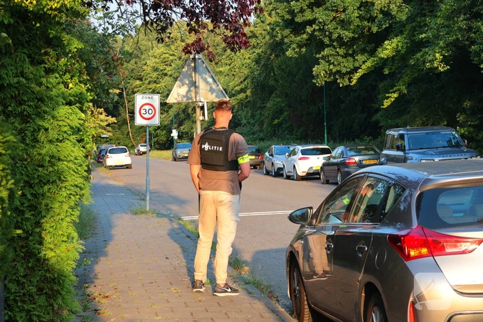 Grootschalige zoekactie met speurhond