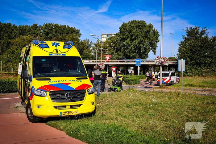 Scootmobielrijder gewond bij aanrijding met bestelbus