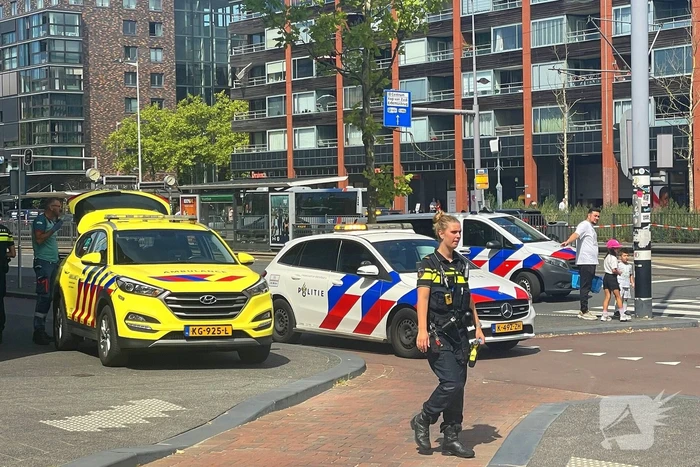 Aanrijding leidt tot hoofdletsel scooterrijdster
