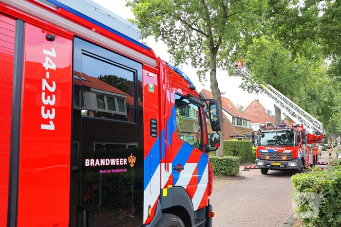 Gevaarlijke tak in boom verwijderd door brandweer