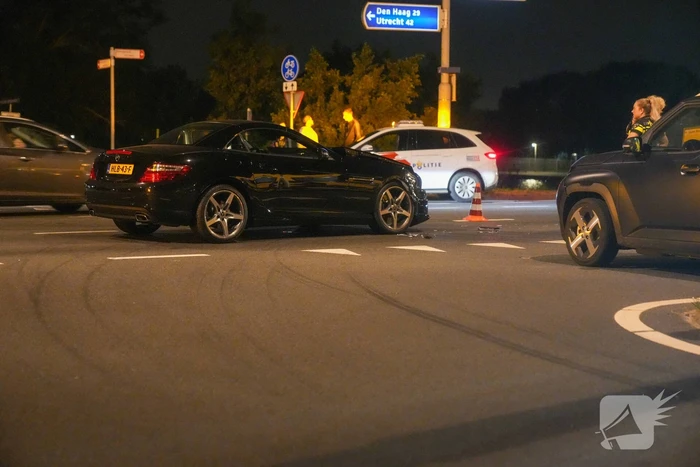 Persoon nagekeken na auto-ongeluk
