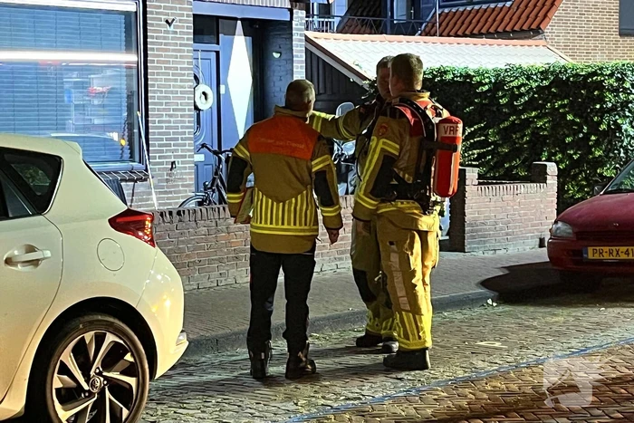 Brandweer schaalt op bij schuurbrand in nachtelijke uren