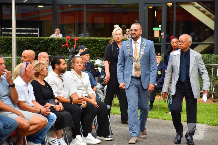 Jaarlijkse herdenking trekt honderden bezoekers
