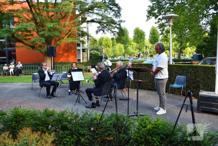 Jaarlijkse herdenking trekt honderden bezoekers