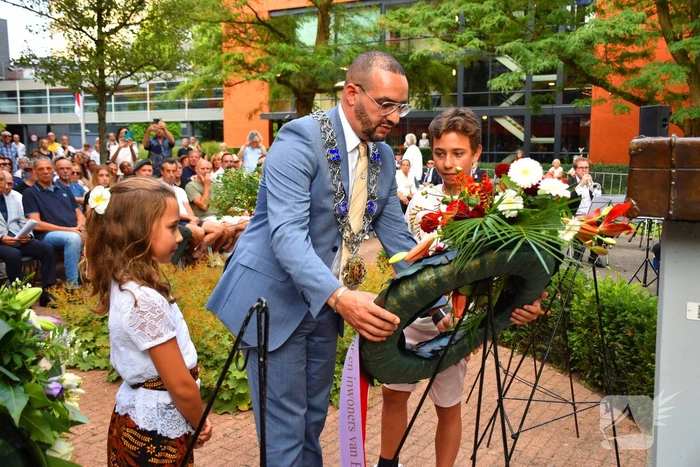 Jaarlijkse herdenking trekt honderden bezoekers