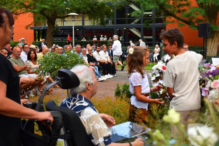Jaarlijkse herdenking trekt honderden bezoekers