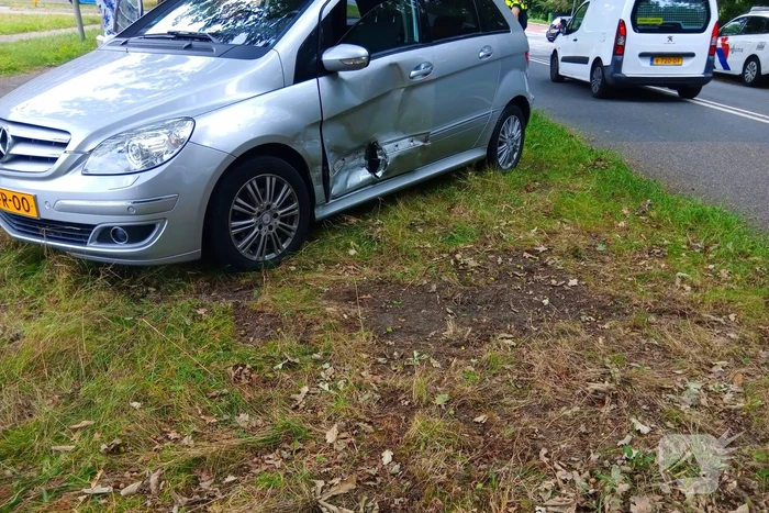 Ongeval tussen twee personenauto's door voorrangsfout