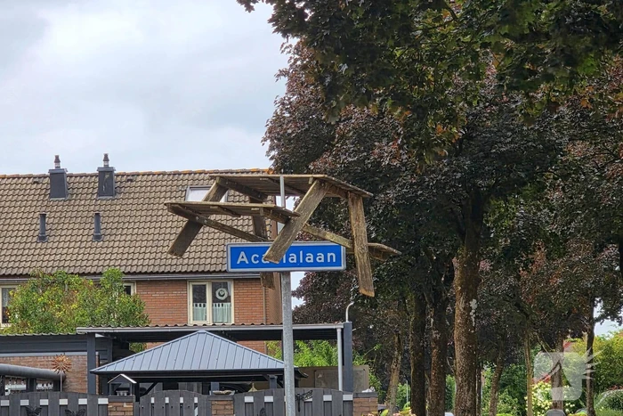 Picknicken op hoogte door vandalen