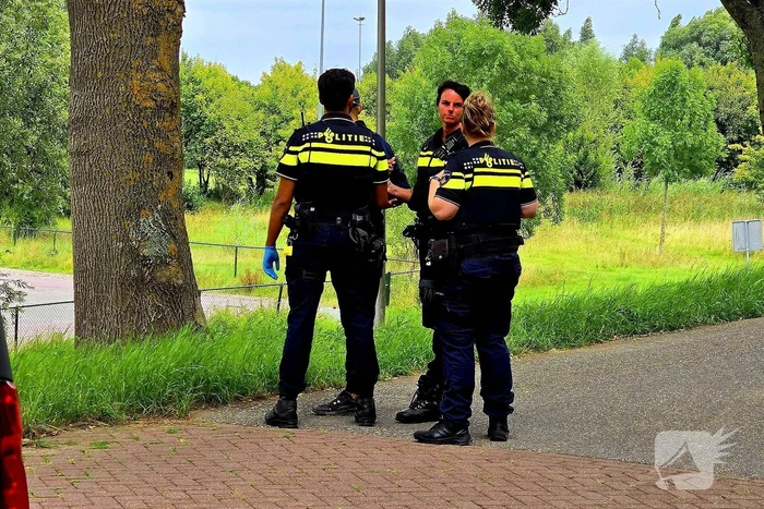 Persoon aangehouden na poging auto inbraak