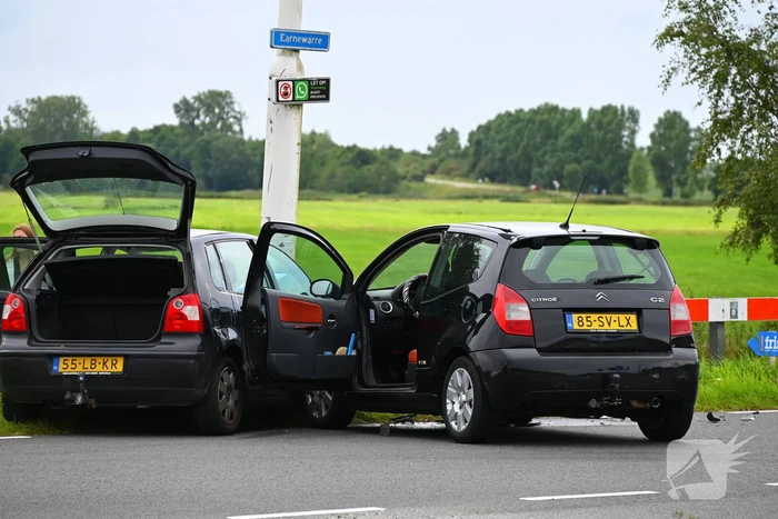 Gewonden en forse schade bij aanrijding