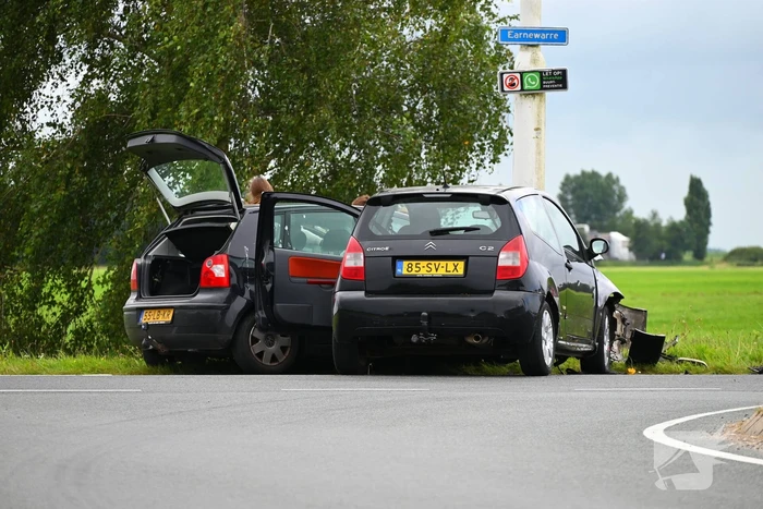Gewonden en forse schade bij aanrijding